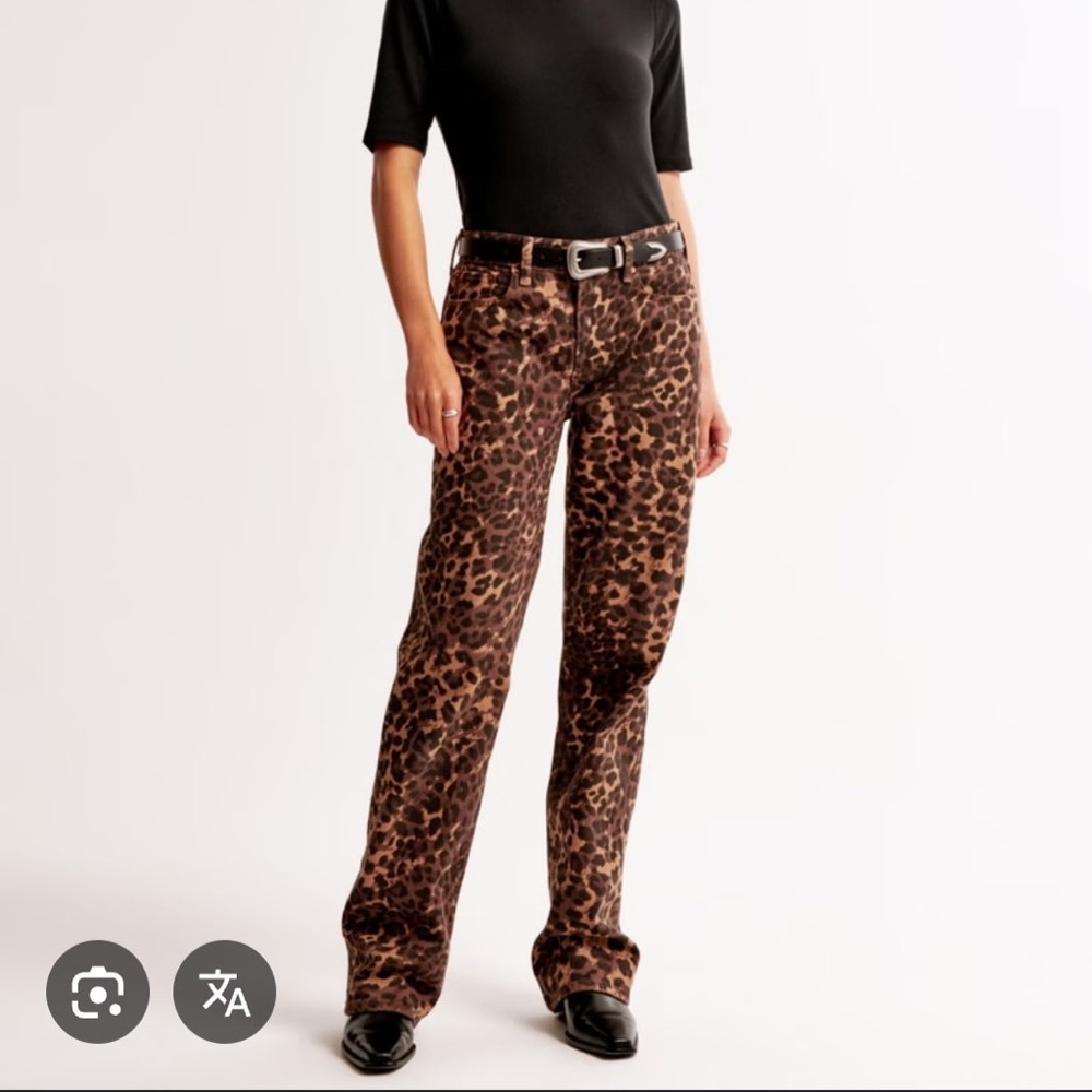 Abercrombie‎ & Fitch Leopard Print Straight Leg  The baggy Low Rise Jeans